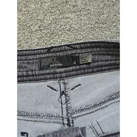 Prana Denim Shorts Womens SIZE 4 Tess Gray Diamond Lightweight Organic Cotton - Picture 2 of 10